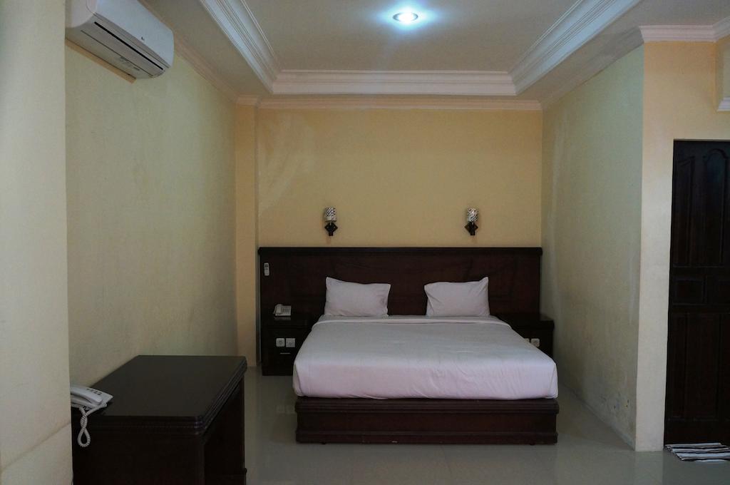 Edotel Minangkabau Padang  Pokoj fotografie